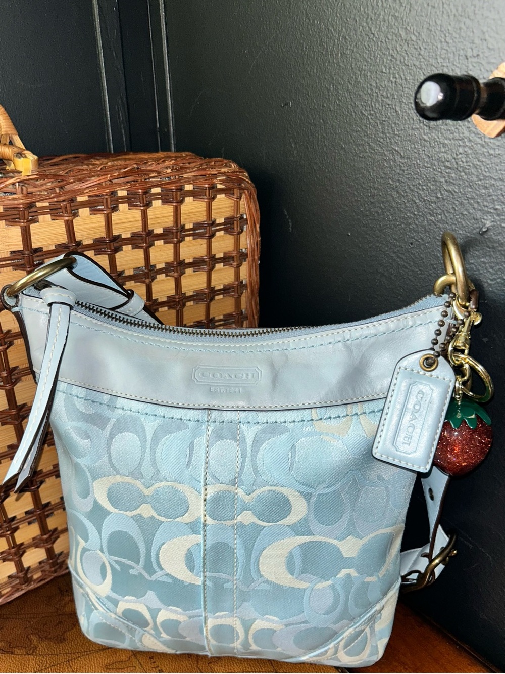 COACH 2006 Optic Signature light blue VINTAGE Canvas/Leather shoulder bag - Picture 2 of 16
